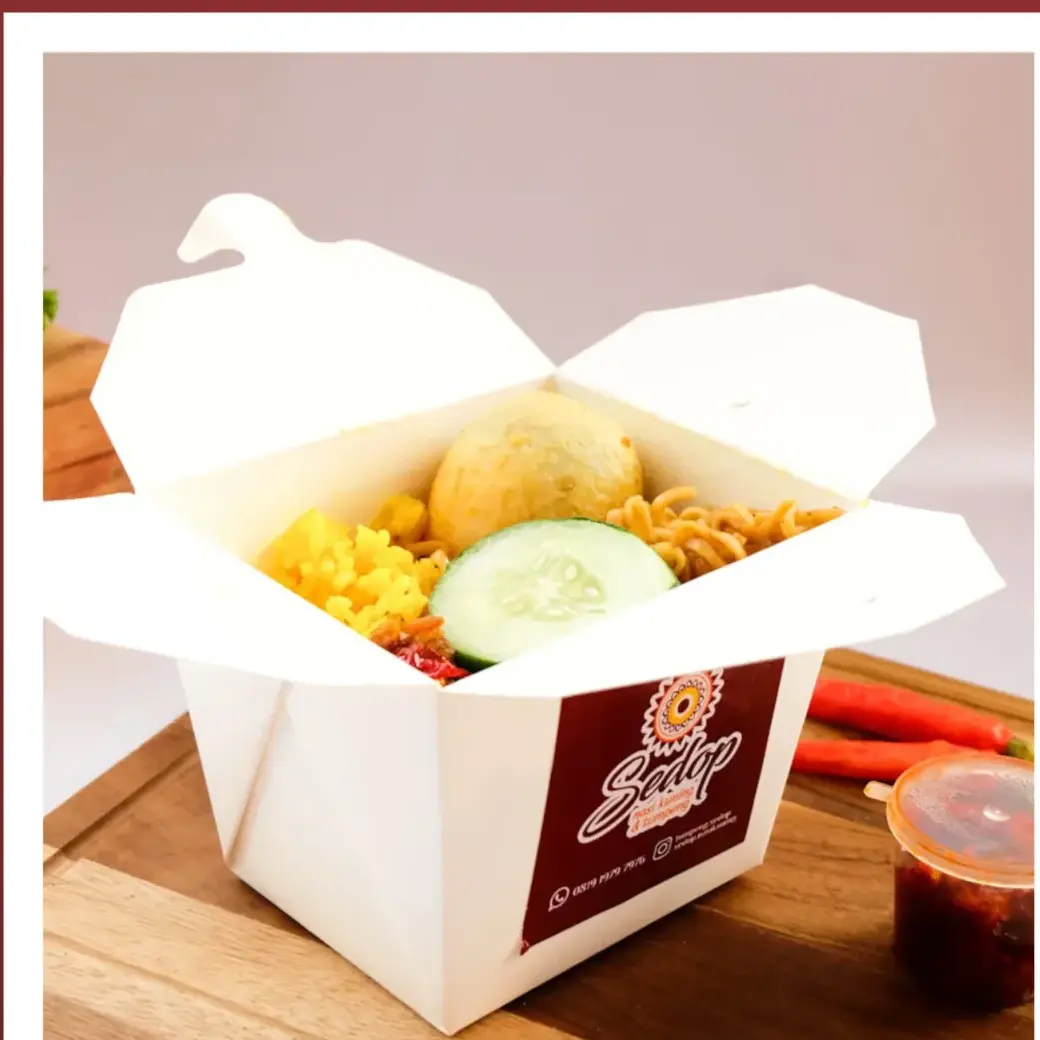 Rice Box Telur Sedop dalam kemasan terbuka